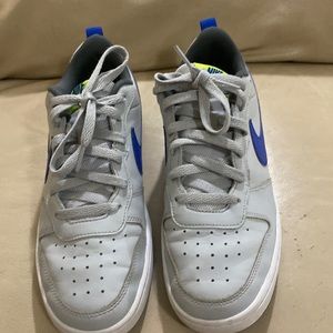 Nike low uptown sneakers